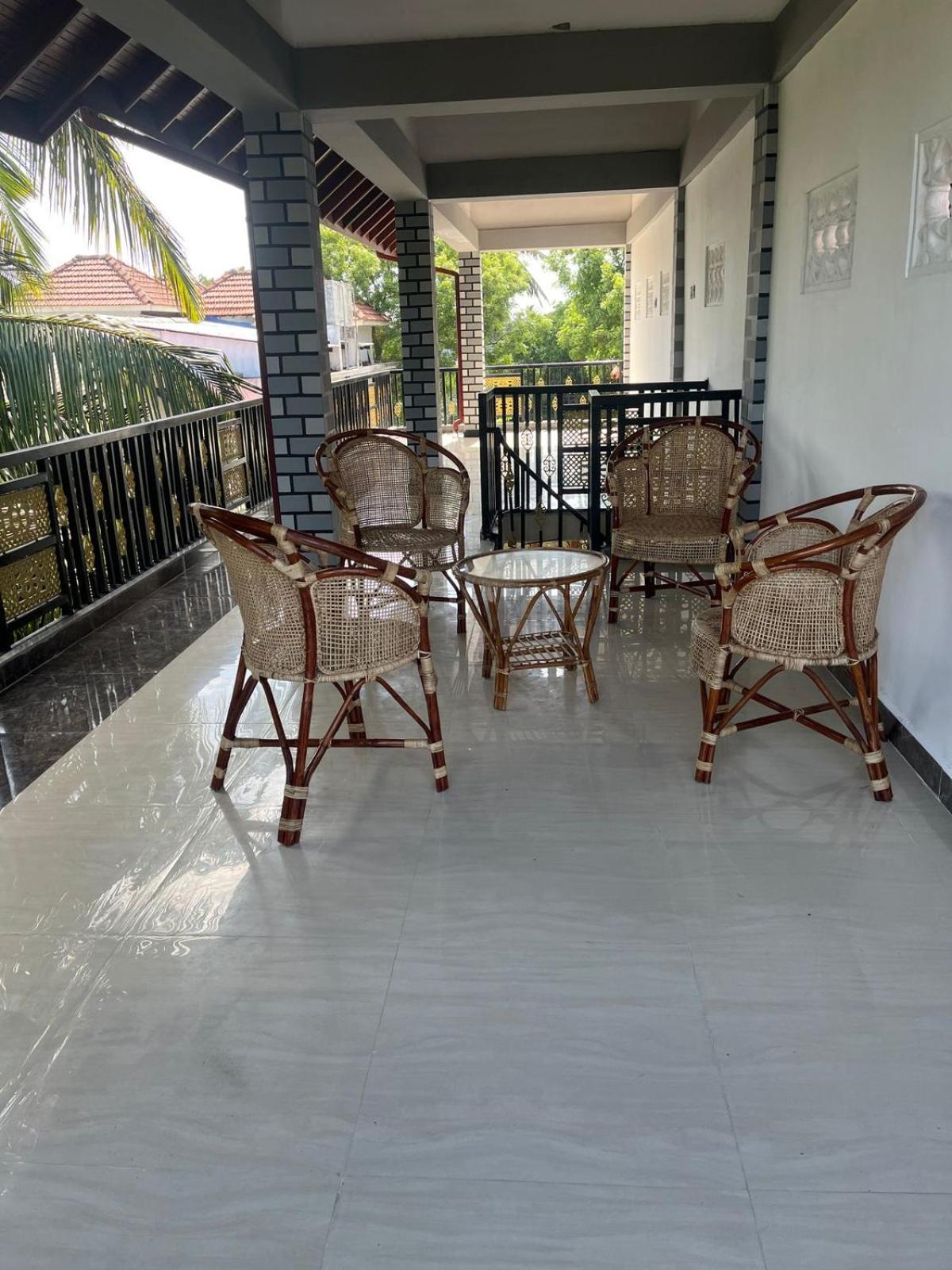 J & J Homestay จาฟนา ภายนอก รูปภาพ